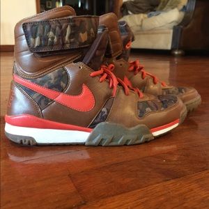 Nike Air Shark Trainer Dark Flood Brown